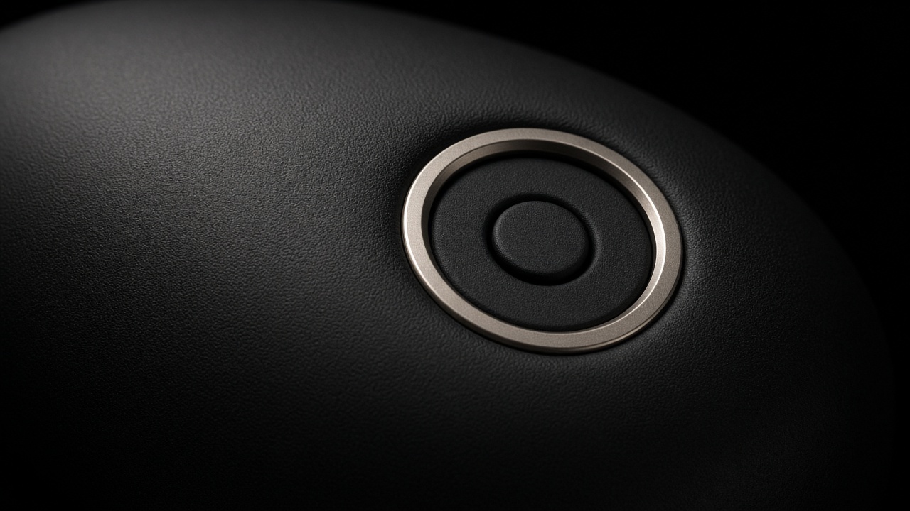 Macro of the recessed SOS well with champagne ring — deliberate second act